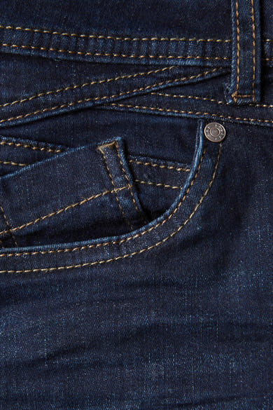 Jean slim en denim bleu moyen de STREET ONE avec poche et coutures apparentes.

