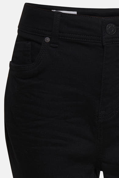 Jean bootcut noir de STREET ONE, avec poche gousset et couture ton sur ton.