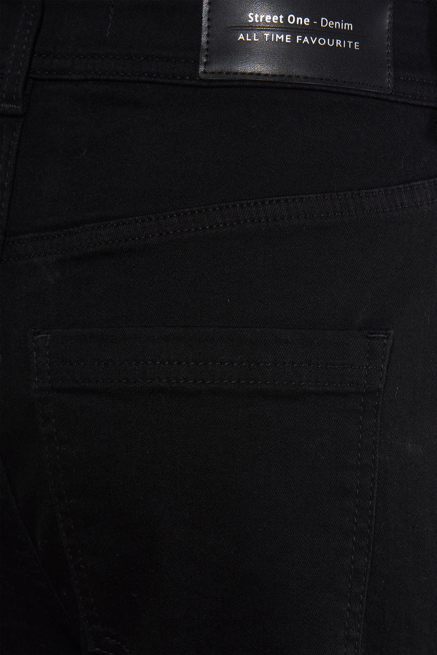 Jean bootcut noir en denim de Street One avec poche arrière et couture apparente.
