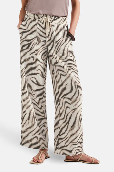 Multikleurige broek van STREET ONE met een stijlvol zebraprint en een losse pasvorm.
