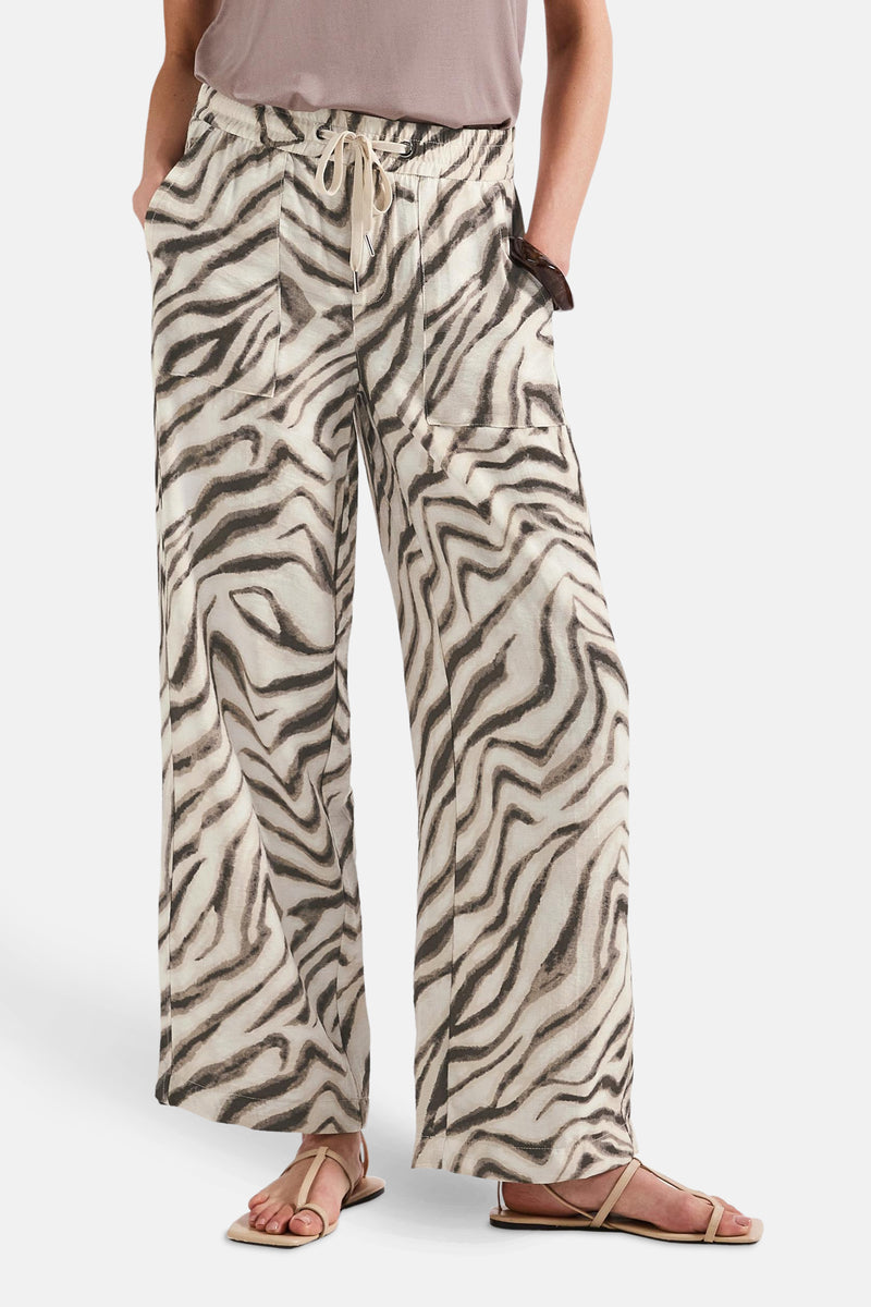 Multikleurige broek van STREET ONE met een stijlvol zebraprint en een losse pasvorm.