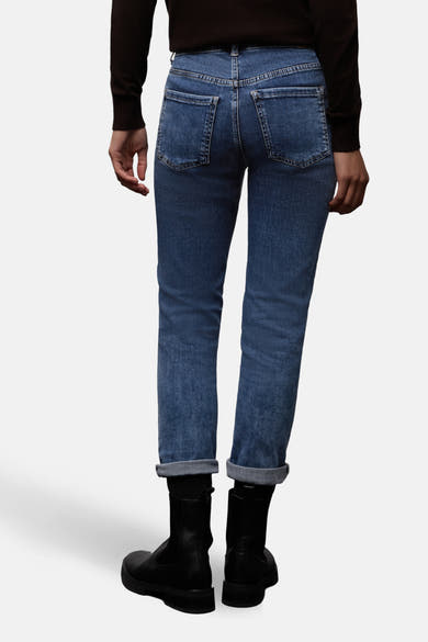 Jean boyfriend in lichtblauw denim van STREET ONE, met omgeslagen zomen en achterzakken.