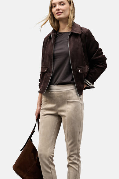 Beige broek van STREET ONE, met gevlochten tailleband, ritssluiting aan de zijkant en een aansluitende pasvorm.
