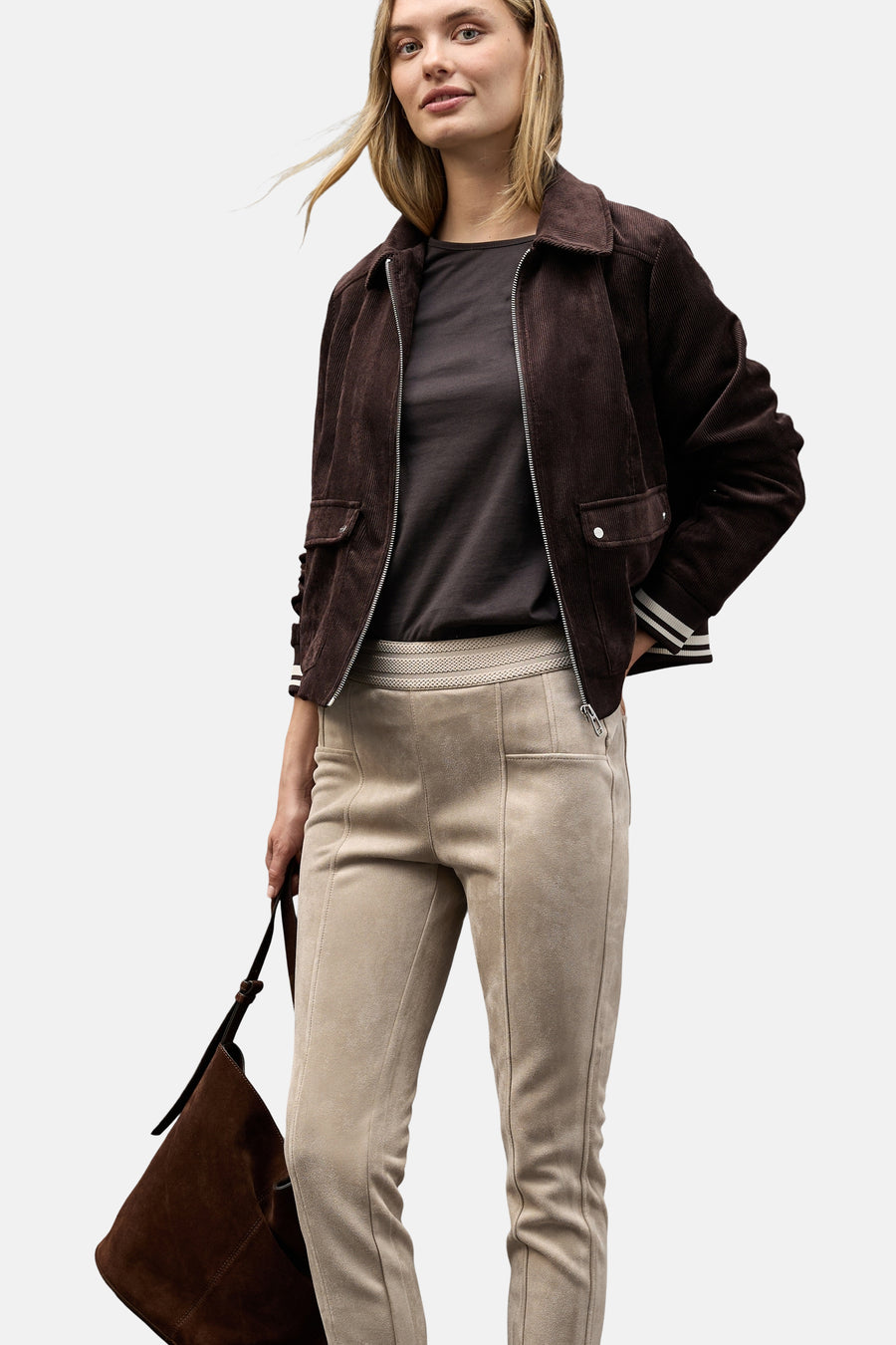 Beige broek van STREET ONE, met gevlochten tailleband, ritssluiting aan de zijkant en een aansluitende pasvorm.