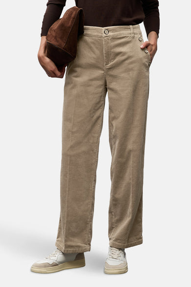 Pantalon beige en velours côtelé, de STREET ONE, avec détails de boutons latéraux et poches.