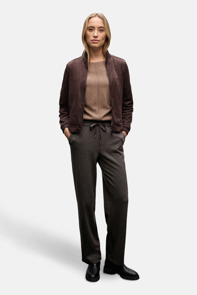 Pantalon de costume brun par STREET ONE, avec cordon de serrage et chaussures noires.
