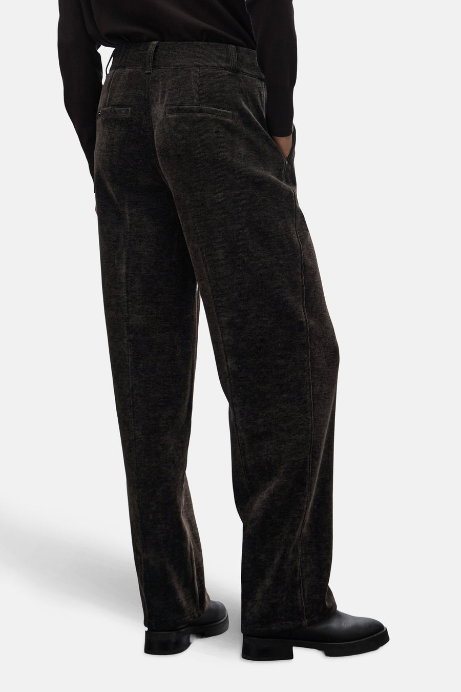 Bruine corduroy kostuumbroek van Street One, met zakken en een rechte pasvorm.
