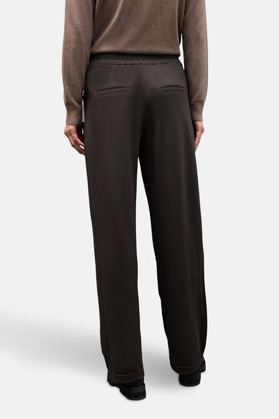 Bruine pantalon de costume van STREET ONE, met paspelzakken achter en elastische tailleband.