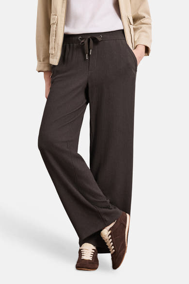 Pantalon brun texturé de STREET ONE, taille élastiquée avec cordon de serrage et coupe large.