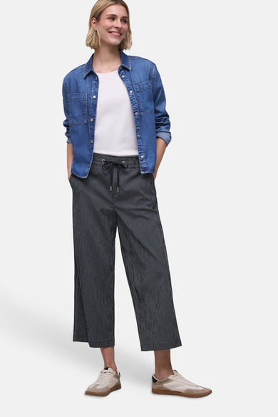 Pantalon rayé bleu marine et blanc de STREET ONE, coupe large, taille élastique à cordon.