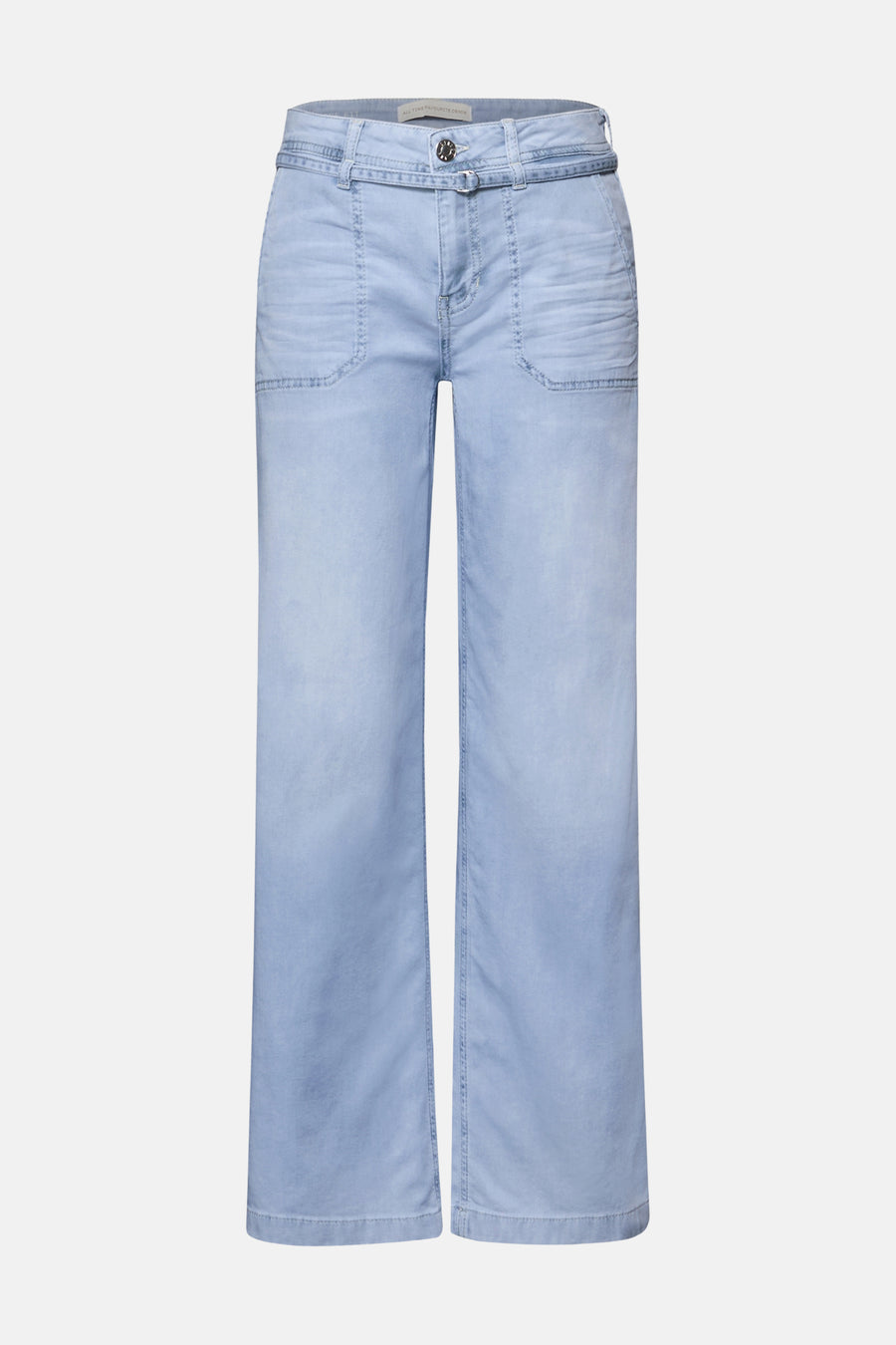 Jean large en denim bleu clair de STREET ONE, avec poches plaquées et ceinture assortie à boucle argentée.