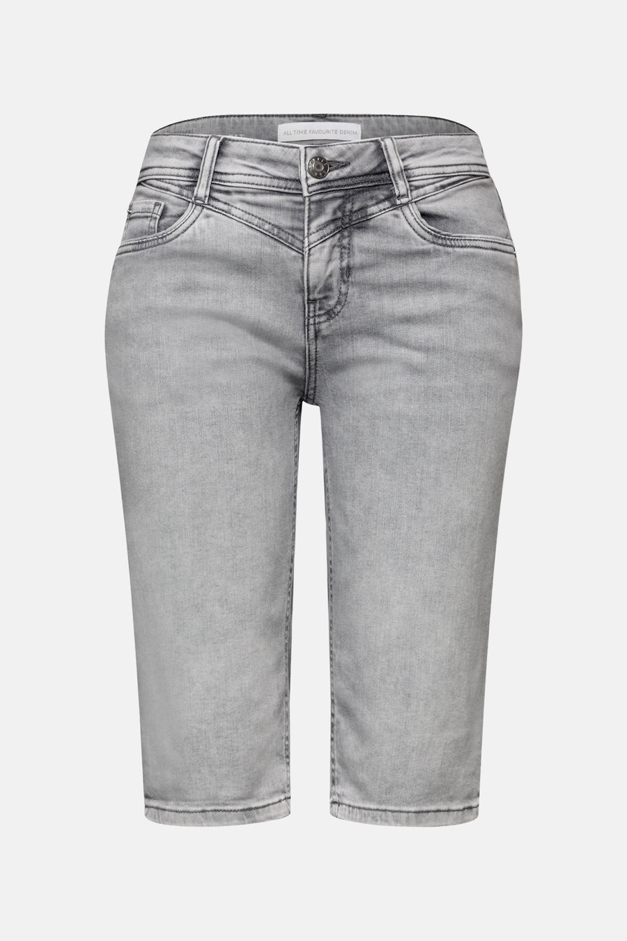 Bermuda en jean gris moyen de STREET ONE, vue de face avec surpiqûres contrastées et un bouton.