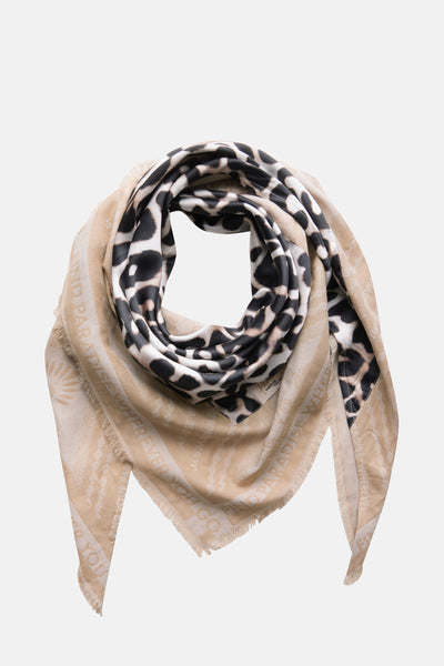 Foulard beige de STREET ONE, avec imprimé léopard et motifs décoratifs.