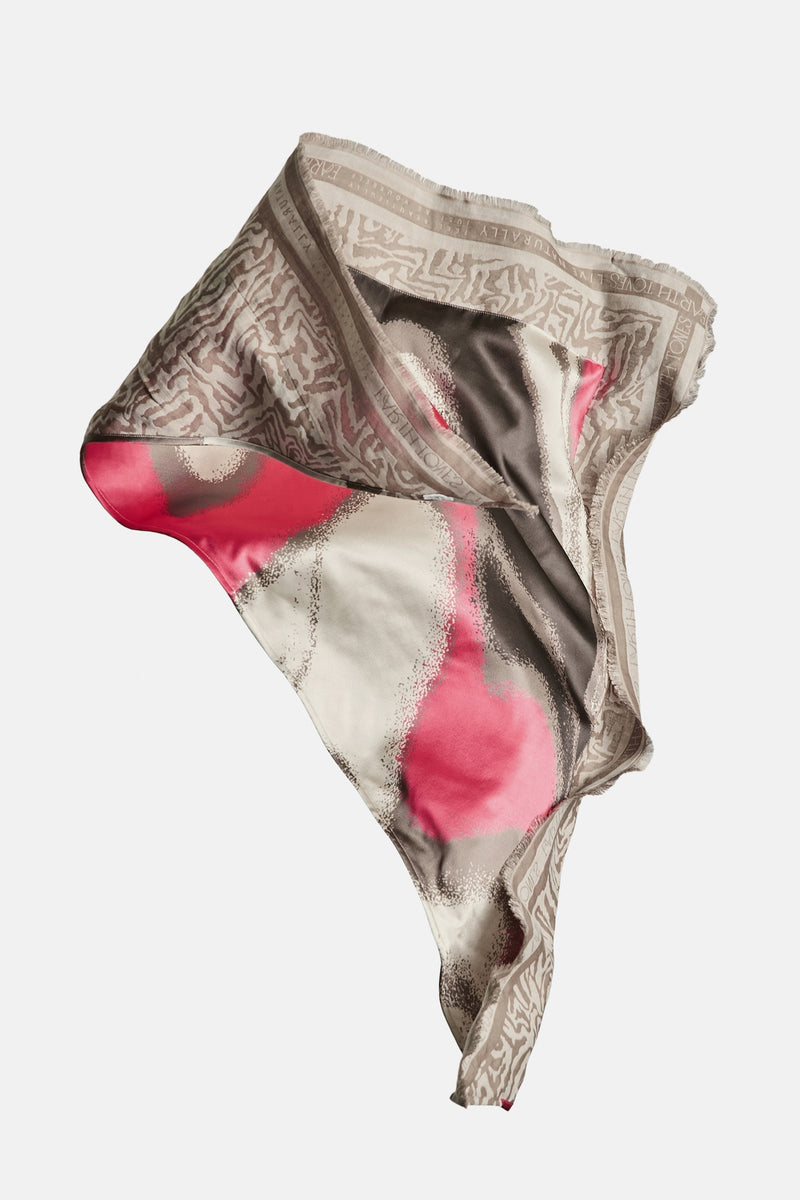 Multikleurige sjaal van STREET ONE, met roze, grijze en witte abstracte patronen, met een zebraprintrand.