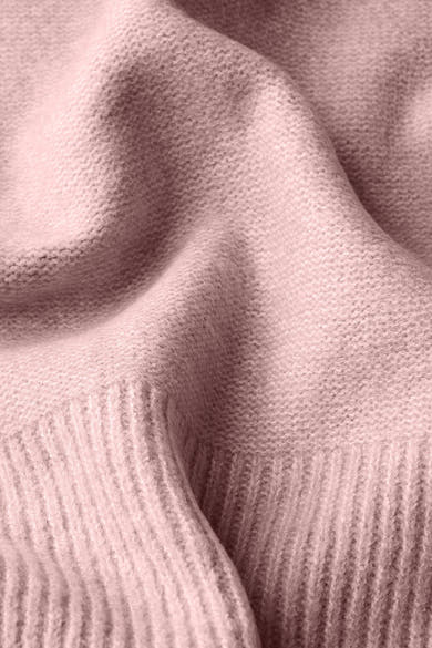 Roze sjaal van Street One, van zachte breinaald met gedrapeerde textuur.