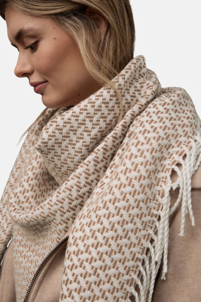 Écharpe multicolore de STREET ONE, à motif tissé avec des franges décoratives.