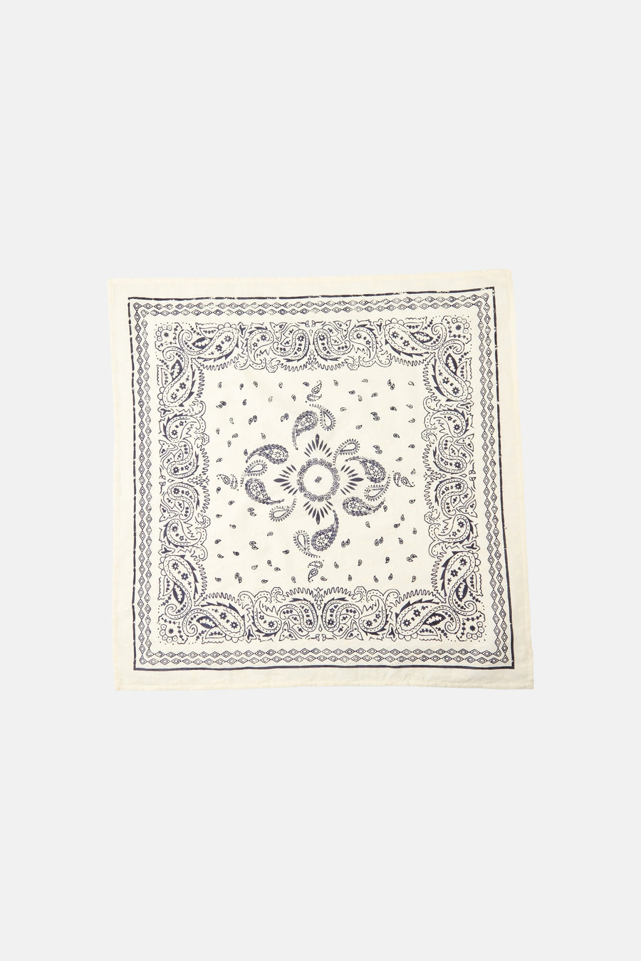 Foulard multicolore de STREET ONE, motif cachemire classique avec des détails complexes.
