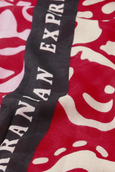Multikleurige sjaal van Street One, met een rood-wit abstract patroon en een zwarte opdruk.