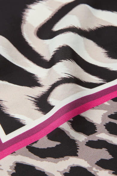 Foulard multicolore de STREET ONE à imprimé animal noir, blanc et gris avec une bande fuchsia et violette.
