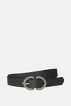 Zwarte riem van Street One, gedragen met een jas met patroon en een verbleekte spijkerbroek.