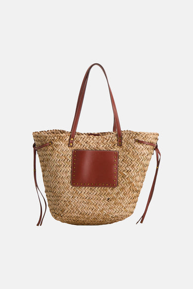 Sac à bandoulière beige en paille de STREET ONE avec anses et patch en cuir marron clouté.