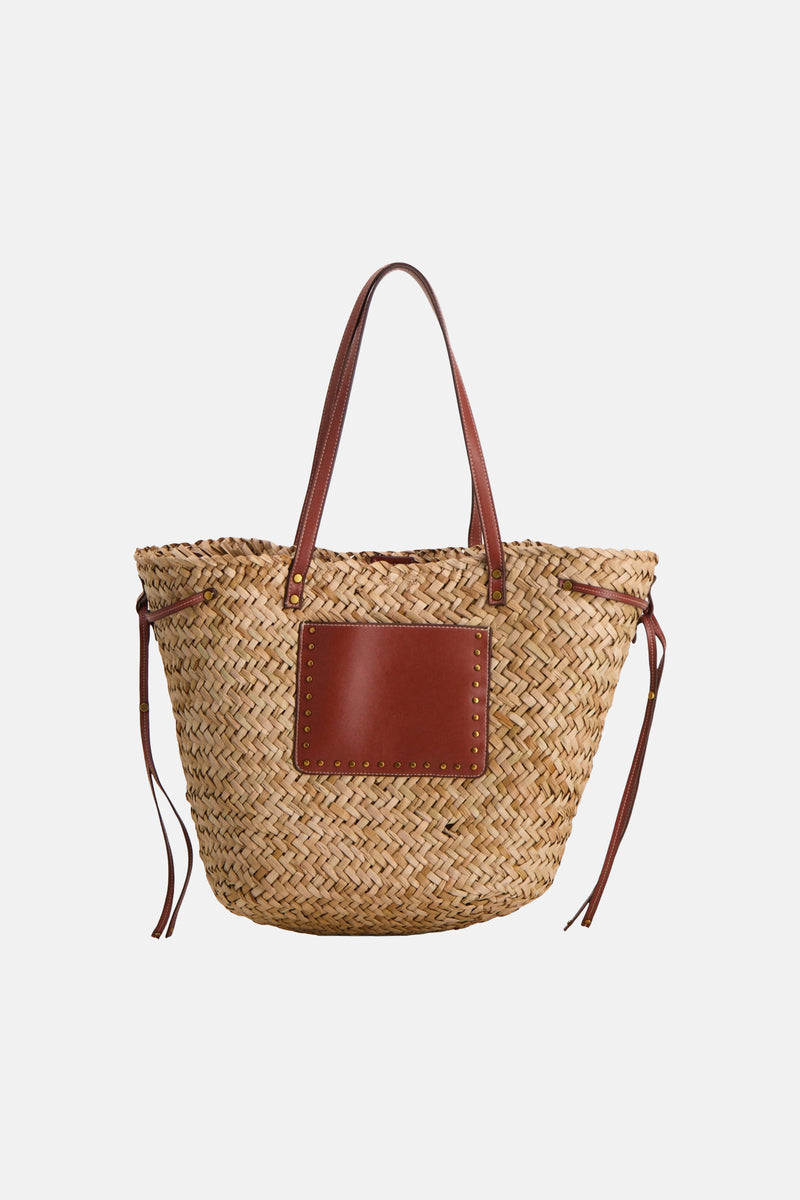 Sac à bandoulière beige en paille de STREET ONE avec anses et patch en cuir marron clouté.