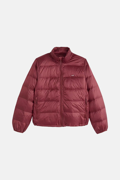 Veste courte bordeaux de Levi's®, avec fermeture éclair intégrale et motif matelassé.
