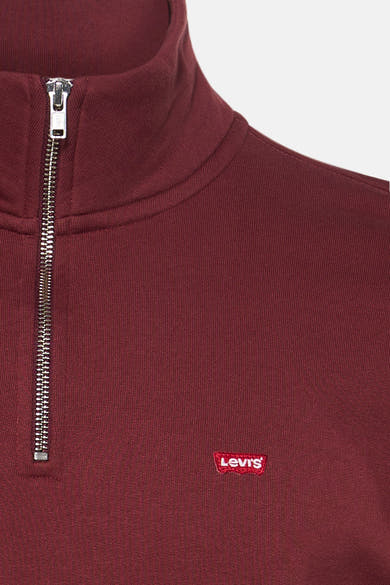 Sweat bordeaux à demi-fermeture éclair de Levi's®, avec logo rouge sur le côté.
