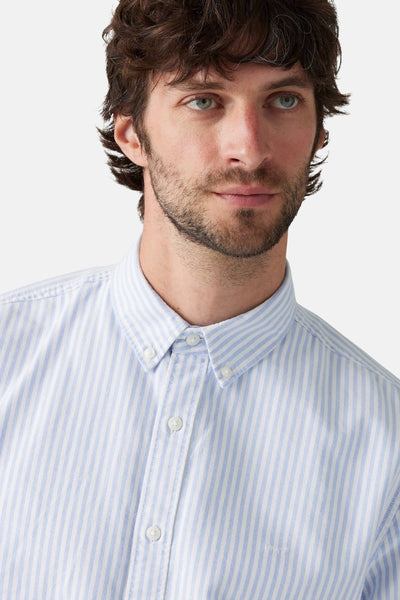 Blauwe gestreepte blouse met korte mouwen van Levi's, met button-down kraag en knoopsluiting.
