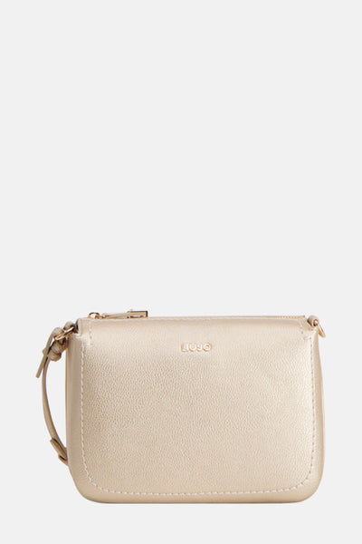 Sac à bandoulière doré de LIU JO, avec une texture grainée et une bandoulière fine ajustable.
