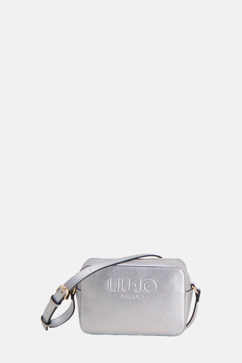 Sac à bandoulière argenté de LIU JO, avec une bandoulière réglable et une texture grainée.