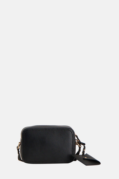 Sac à bandoulière noir de LIU JO avec bandoulière chaîne dorée et porte-cartes assorti.