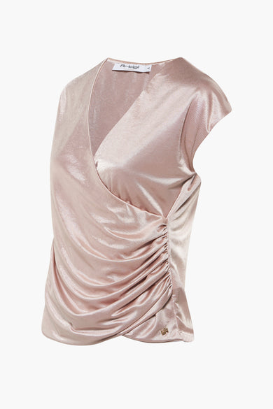 Beige blouse met korte mouwen van Artigli, met geplooide zijdelingse draperie.