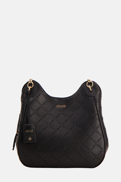 Sac à bandoulière noir de LIU JO avec motif de logo répété et détails de chaîne dorée.
