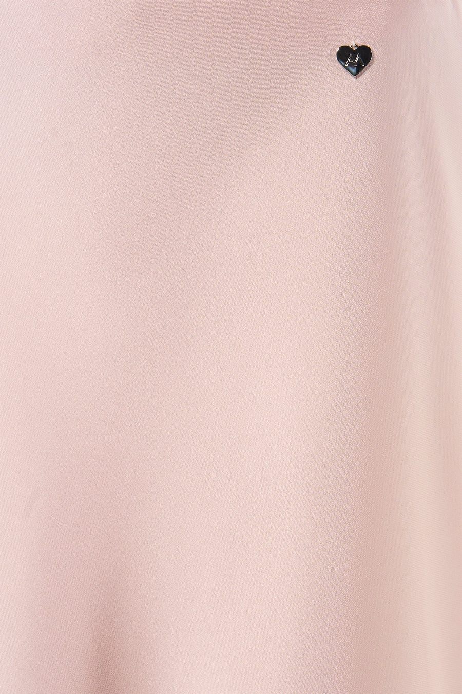 Roze lange rok van AMELIE ET AMELIE met decoratieve hartvormige hanger.