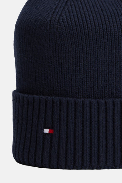 Tommy Jeans blauwe muts, in ribgebreide stof met een klein, kenmerkend rechthoekig logo.