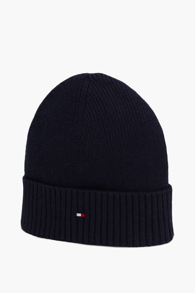 Marineblauwe gebreide muts van Tommy Jeans, versierd met een klein vlaglogo.