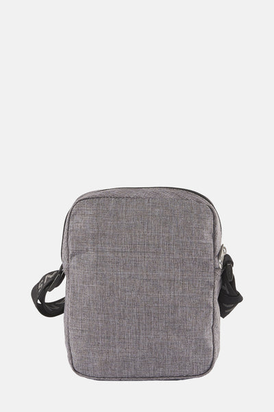 Grijze schoudertas van TOMMY JEANS, met een geweven textuur en een zwarte schouderriem.