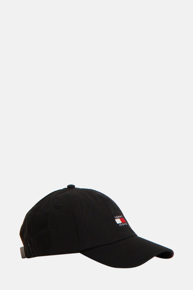 Casquette noire de Tommy Jeans avec le logo de la marque sur le devant.