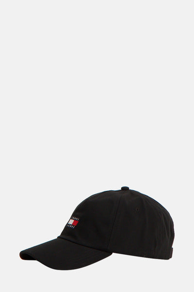 Casquette noire de TOMMY JEANS, avec logo drapeau brodé sur le devant.