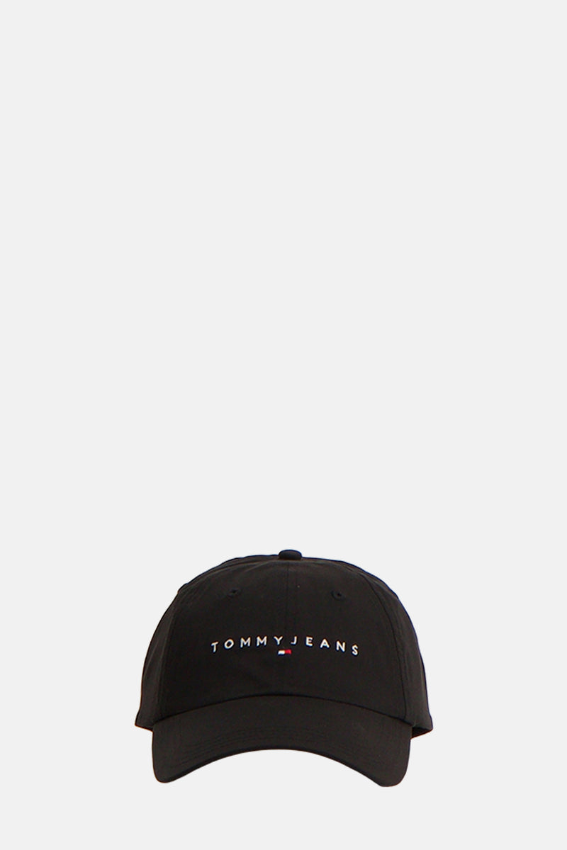 Casquette noire de TOMMY JEANS avec logo de marque brodé sur le devant.