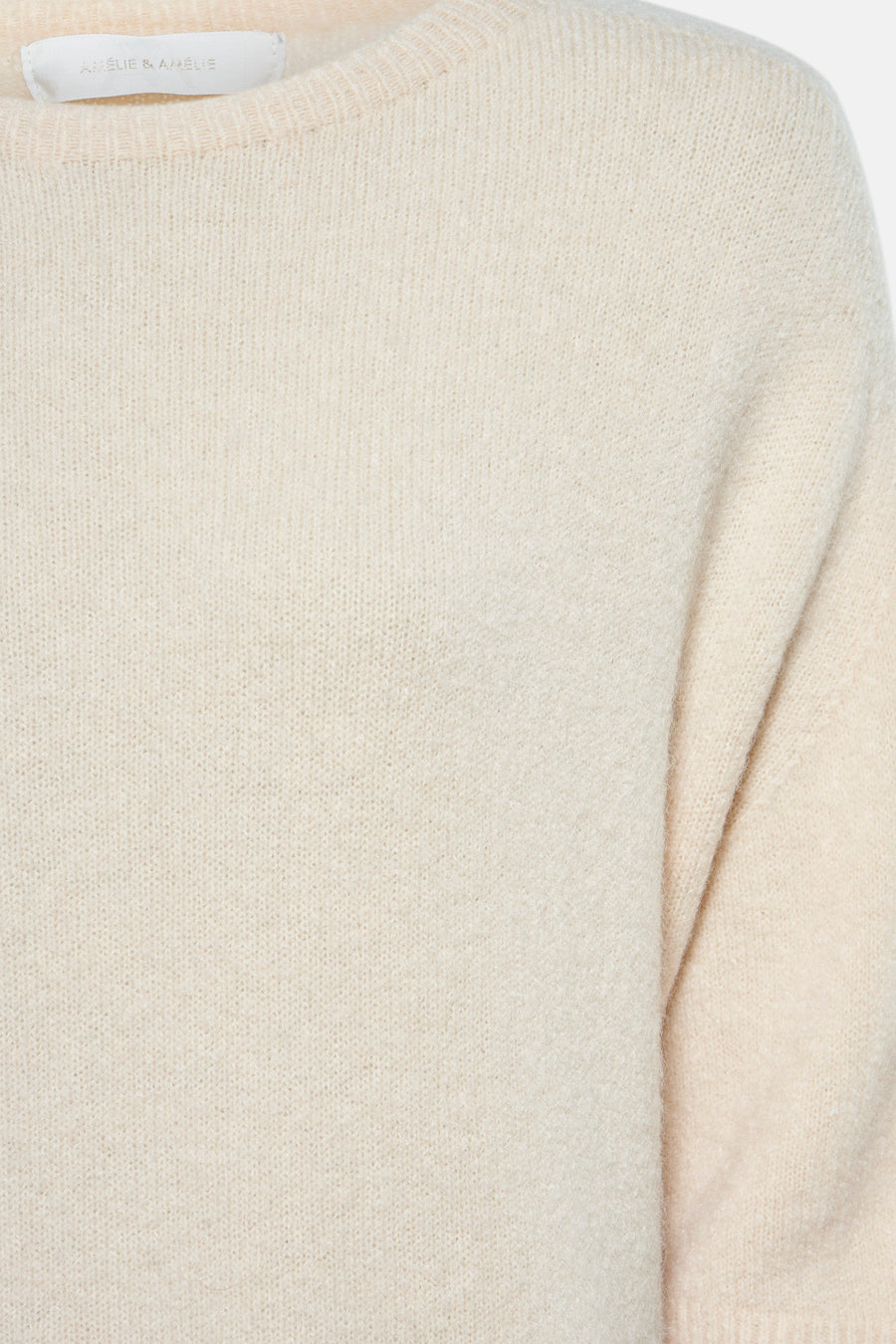 Beige ronde hals trui van Amélie et Amélie in textuurgebreid, relaxte pasvorm.