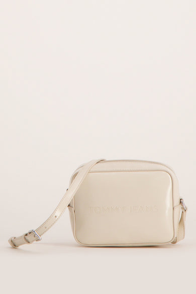 Sac à bandoulière écru de Tommy Jeans avec bandoulière réglable et logo ton sur ton.