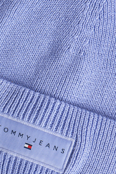 Blauwe gebreide muts van TOMMY JEANS, met geribbelde details en logopatch.