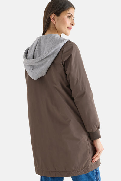 Veste longue marron de CECIL avec capuche en jersey gris, manches longues et ourlet droit.