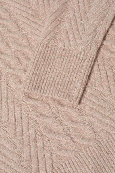 Beige trui van CECIL met kabelpatroon, chevronmotief en lange mouwen.