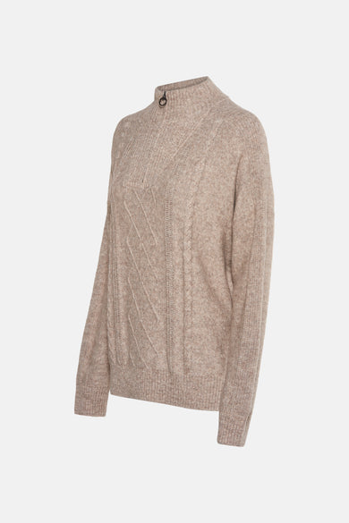 Pull taupe en maille torsadée de CECIL, avec fermeture à glissière courte au col montant.