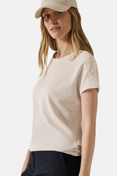 Top uni manches courtes beige de CECIL avec des boutons décoratifs sur les manches courtes.