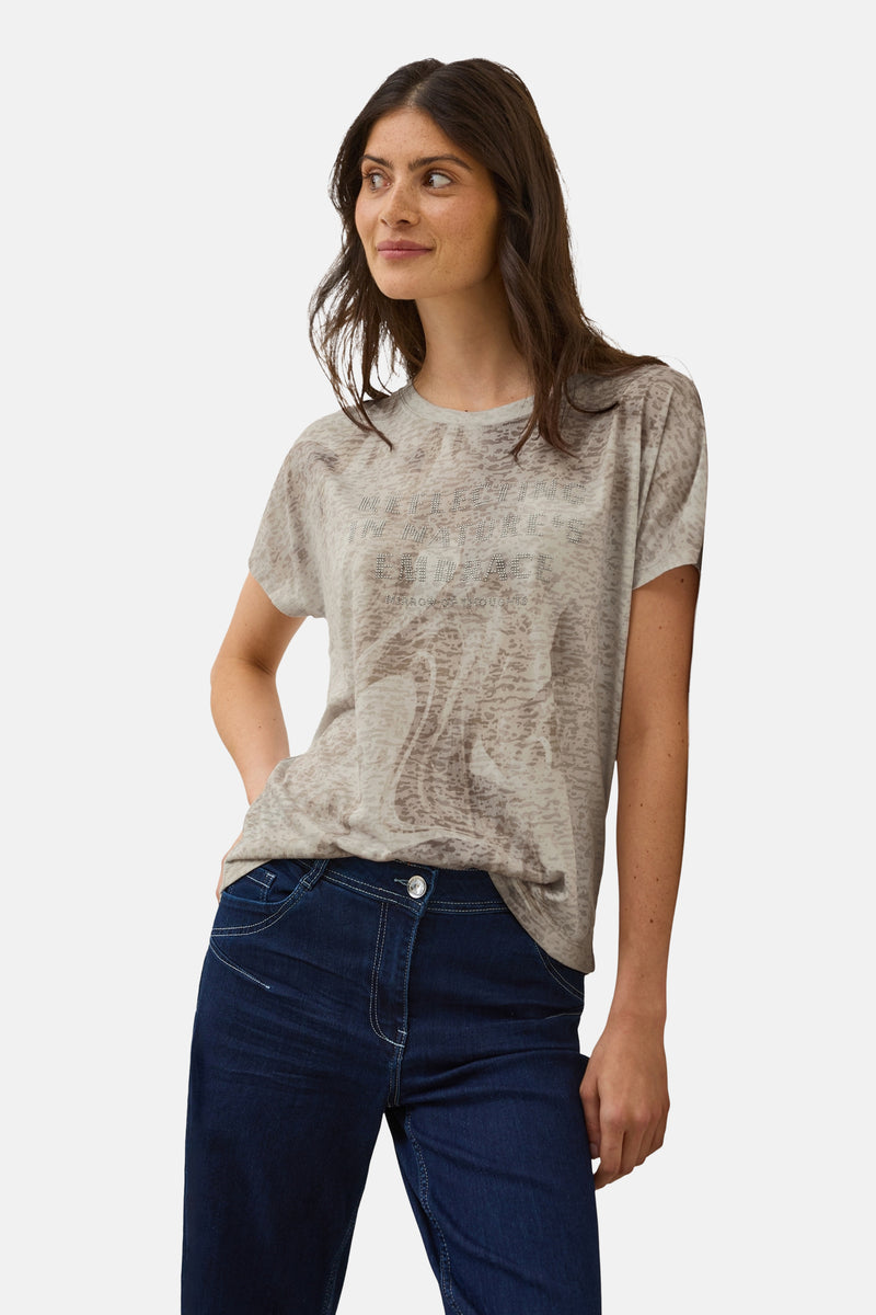 Taupe T-shirt met korte mouwen van CECIL, bedrukt met dierenprint en strassteentjes.