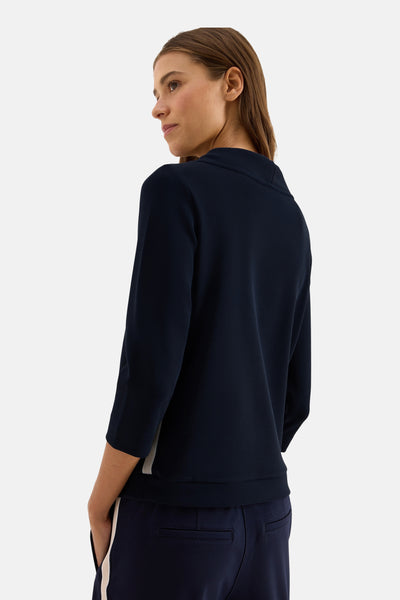 Marineblauwe hoodie van CECIL, met driekwartmouwen en contrasterende biesdetails.